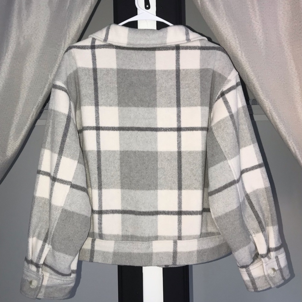AE - Plaid Button-Up Shacket - Picture 7 of 10